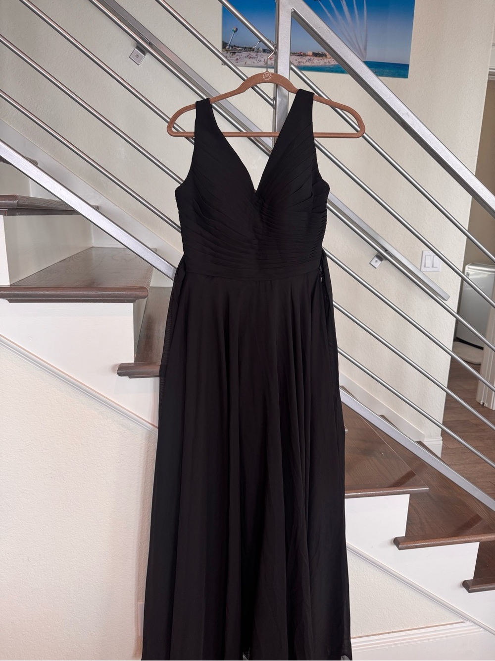 Elegant Black V-Neck Maxi Dress with Pleated Bodice